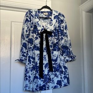 Floral Dress w/ Bow. Features pockets & sailor collar. Works as dress/tunic.